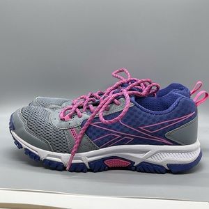 Excellent Condition Barely Worn Ladies Reebok Sz 5